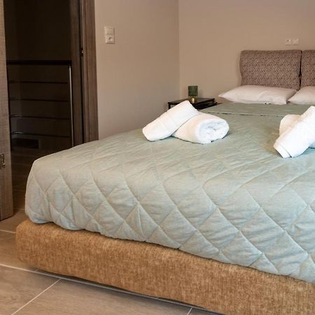 Апартаменты Comfy & Stylish Apt In Янина Экстерьер фото